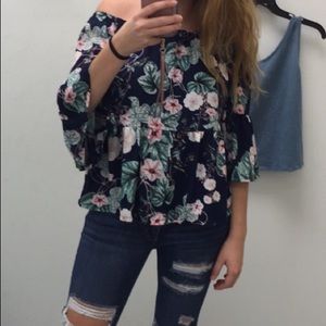 Super cute floral blouse